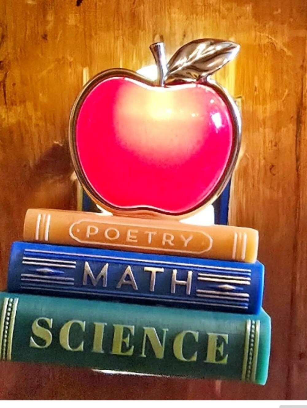 Bath & Body Works Red Apple & Stacked Book Wallflower